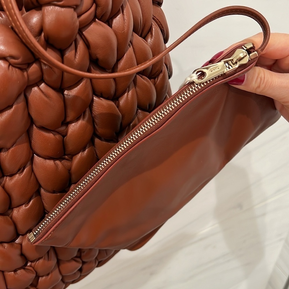 Chloé | NWT Wooden C Large Woven Leather Shoulder bag w/Pouch - Picture 12 of 15
